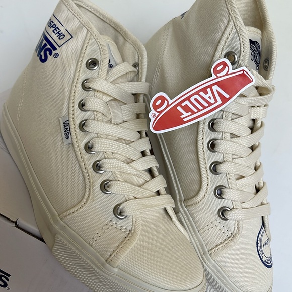 Vans WMNS 0g Style 24 Nt Ttswirs Hospital
VN0000S8BDE
Sneakers - Picture 7 of 16